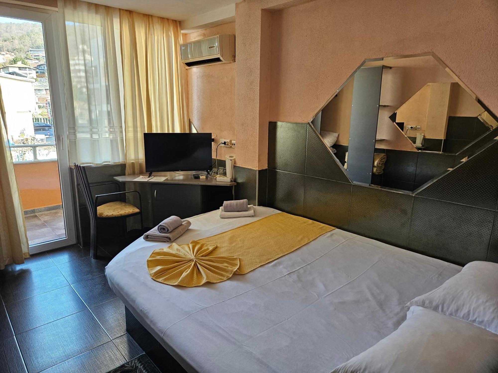 Paralax Hotel 瓦爾納 外观 照片