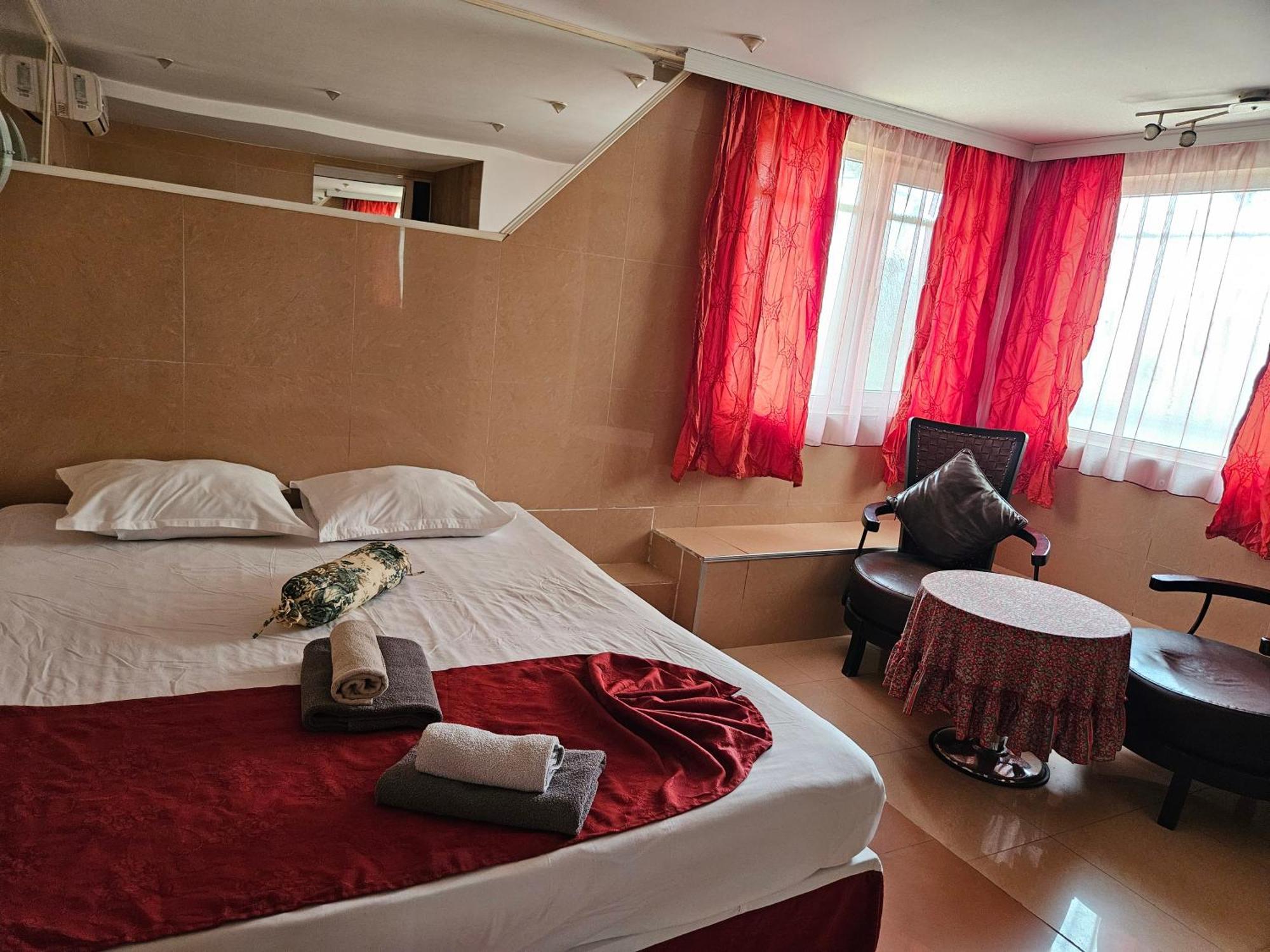 Paralax Hotel 瓦爾納 外观 照片